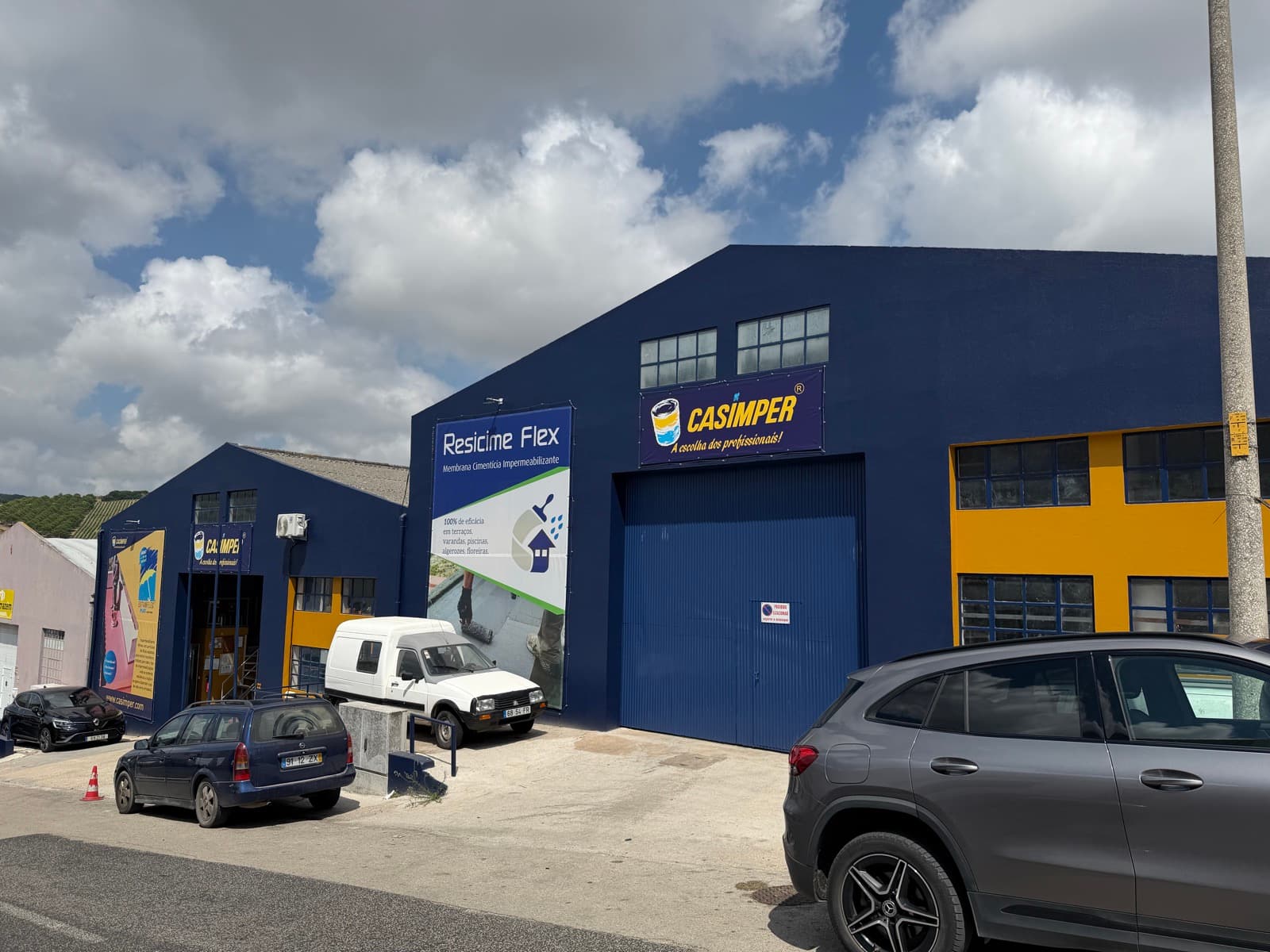Instalações Casimper — armazém e fachada lateral, Torres Vedras